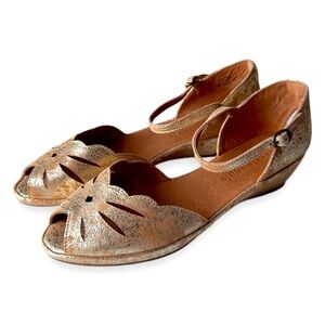 Gold Women's Open-Toe Sandals